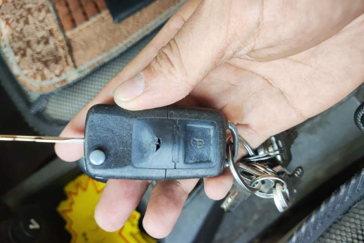 Used Wuling Rongguang V 2016 1.5L Practical Version Non-Power-Assisted Vehicle Key