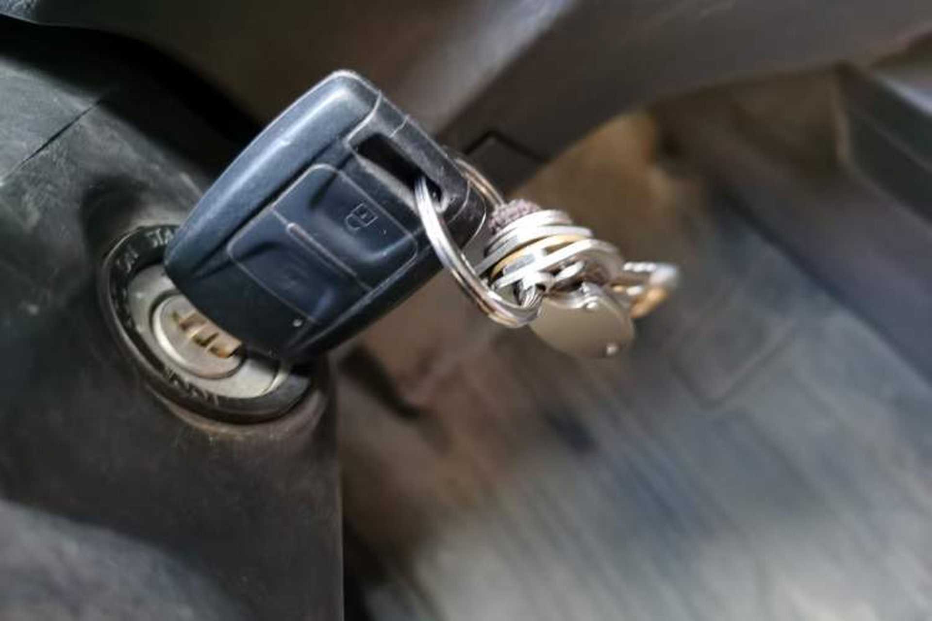 Used Wuling Rongguang V 2016 1.5L Standard Version Vehicle Key