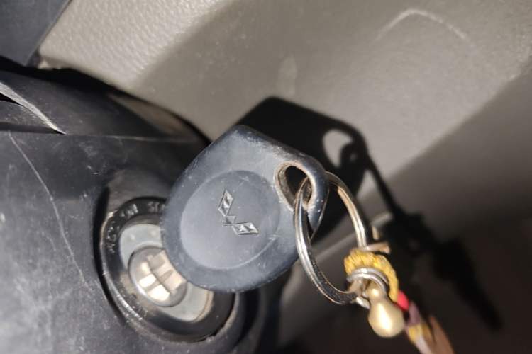 Used Wuling Rongguang V 2016 1.5L Practical Version Vehicle Key