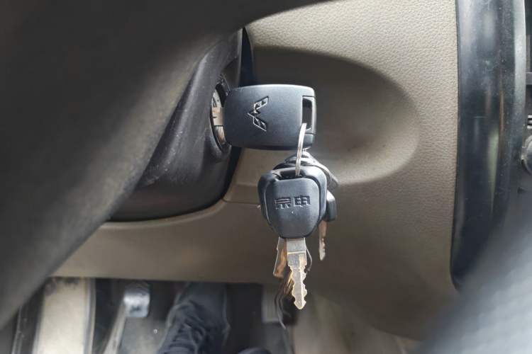 Used Wuling Rongguang V 2016 1.2L Practical Version Vehicle Key