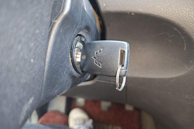 Used Wuling Rongguang V 2016 1.5L Standard Version Vehicle Key