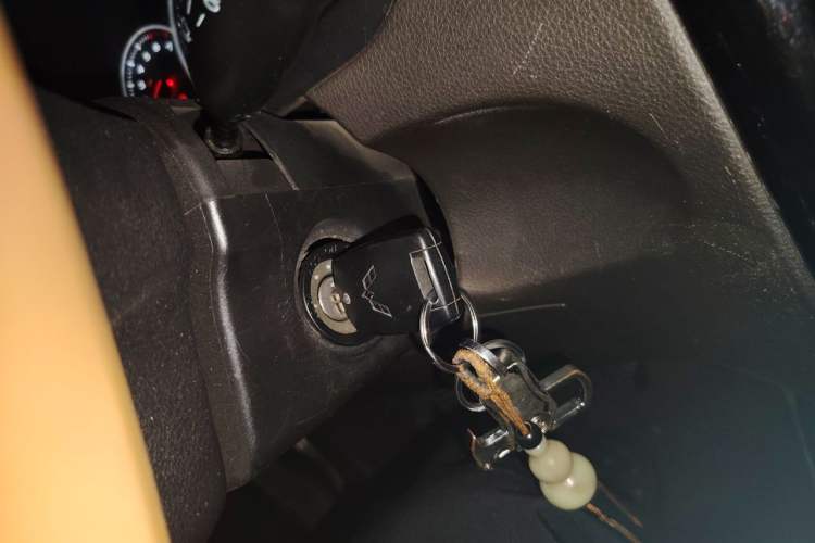 Used Wuling Rongguang V 2016 1.5L Standard Version Vehicle Key