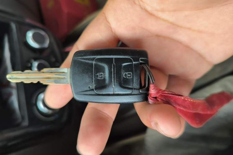 Used Wuling Rongguang V 2016 1.5L Standard Version Vehicle Key