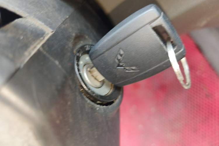 Used Wuling Rongguang V 2016 1.5L Practical Version Vehicle Key