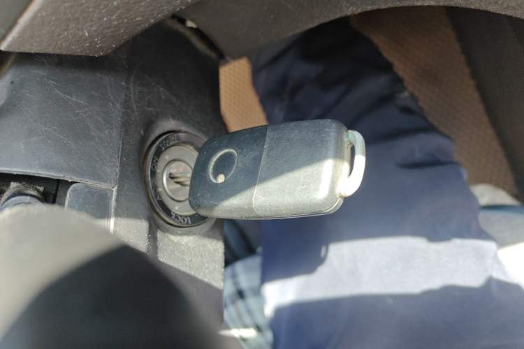 Used Wuling Rongguang V 2016 1.5L Standard Version Vehicle Key