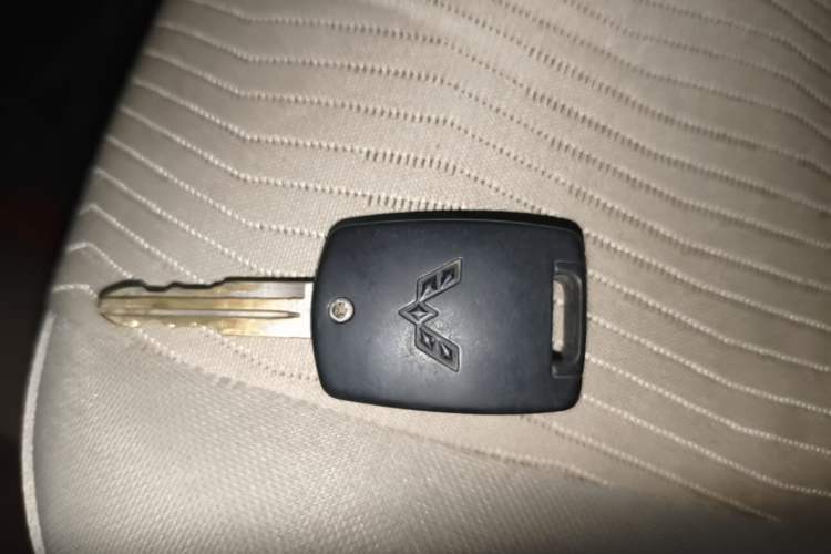 Used Wuling Rongguang V 2016 1.5L Standard Version Vehicle Key
