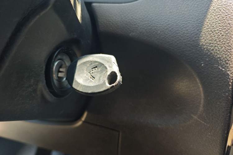 Used Wuling Rongguang V 2016 1.5L Standard Version Vehicle Key