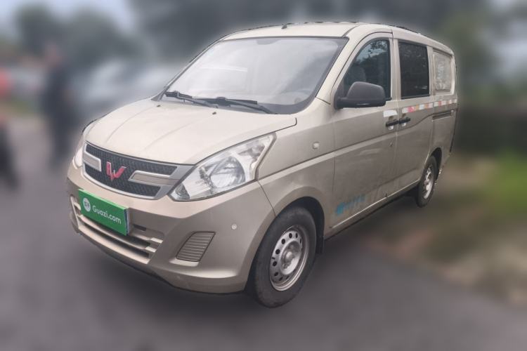 Used Wuling Rongguang V Wuling Rongguang V, 5-seater, manual transmission, with sealed rear windows. Guazi used car, China used car export, Used car for sale, Used cars, Cheapest cars for sale