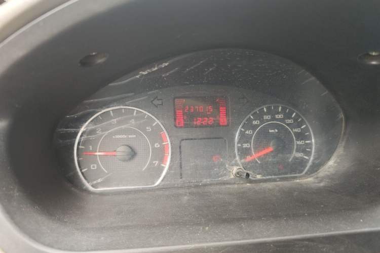 Used Wuling Rongguang V  Odometer Close Up