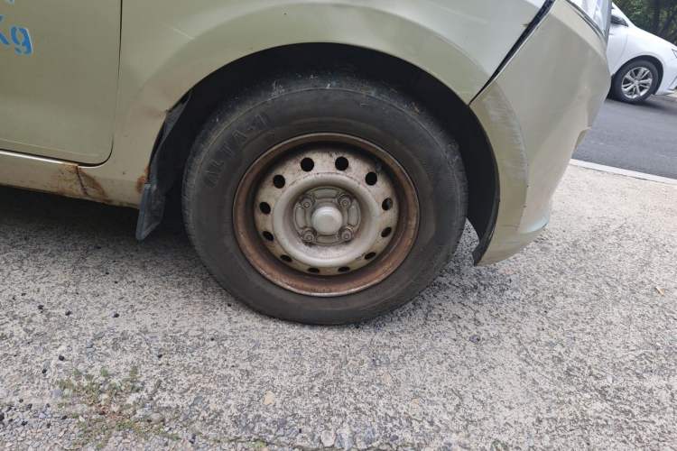Used Wuling Rongguang V  Right Front Wheel Hub