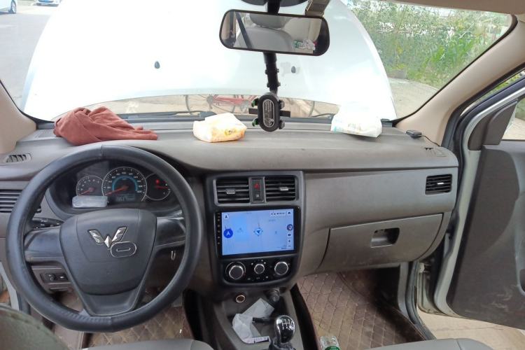 Used Wuling Rongguang V  Center Console