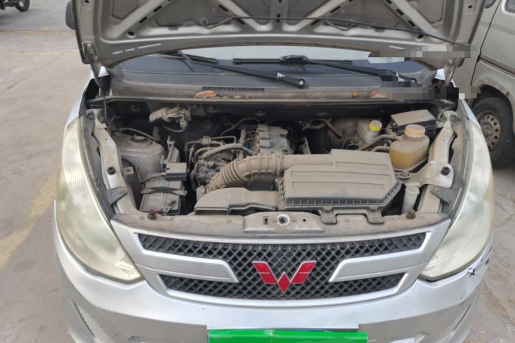 Used Wuling Rongguang V  Engine Bay