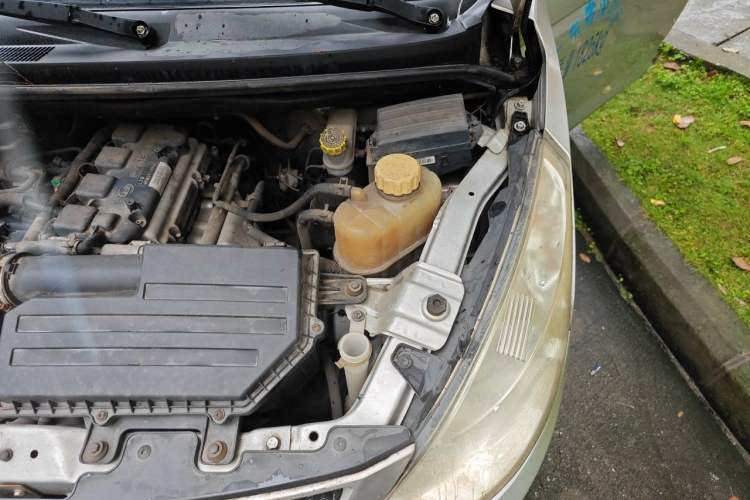 Used Wuling Rongguang V  Engine Bay Left