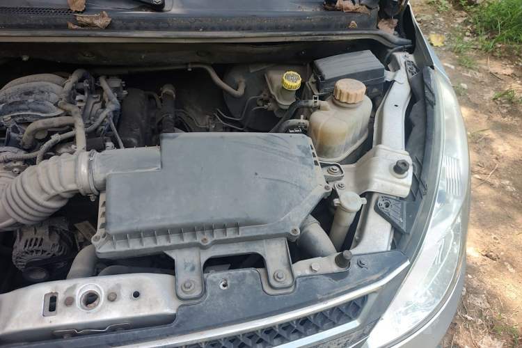 Used Wuling Rongguang V  Engine Bay Left