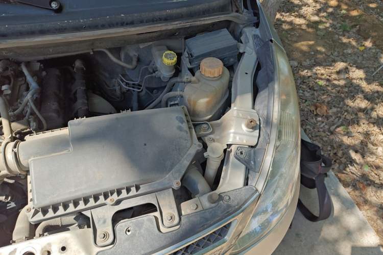 Used Wuling Rongguang V  Engine Bay Left