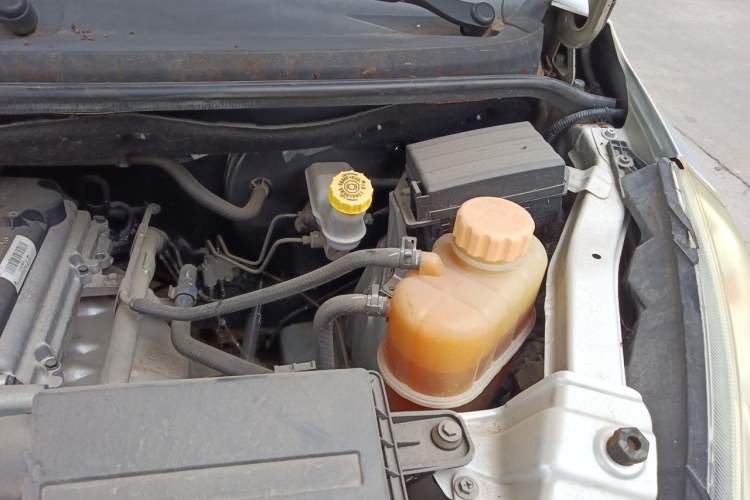 Used Wuling Rongguang V  Engine Bay Left