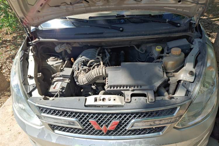 Used Wuling Rongguang V  Engine Bay