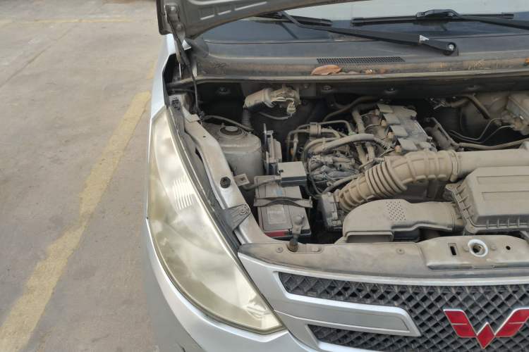 Used Wuling Rongguang V  Engine Bay Right