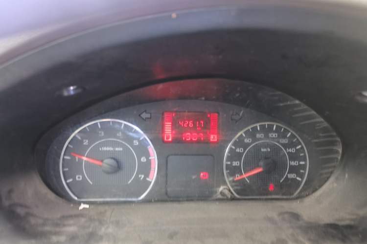 Used Wuling Rongguang V  Odometer Close Up
