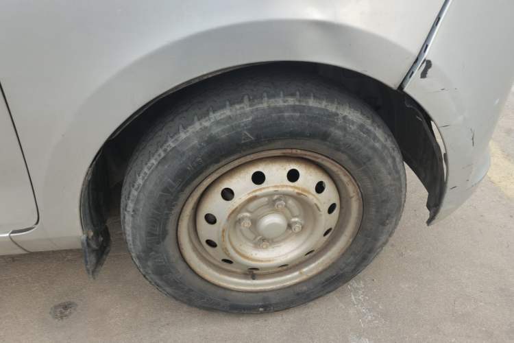 Used Wuling Rongguang V  Right Front Wheel Hub