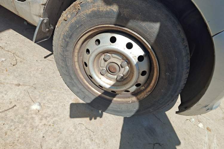 Used Wuling Rongguang V  Right Front Wheel Hub