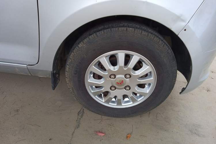 Used Wuling Rongguang V  Right Front Wheel Hub