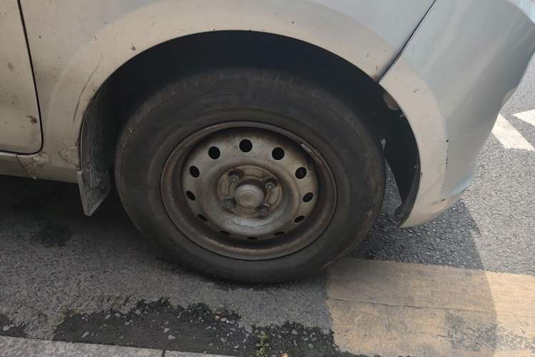 Used Wuling Rongguang V  Right Front Wheel Hub