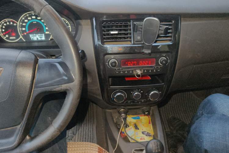 Used Wuling Rongguang V 2018 1.5L Standard Version Audio And AC Panel