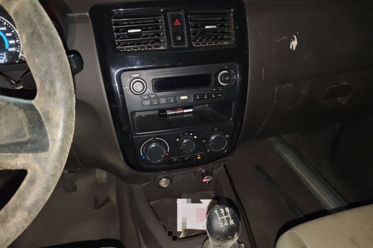 Used Wuling Rongguang V 2018 1.5L Practical Version Audio And AC Panel