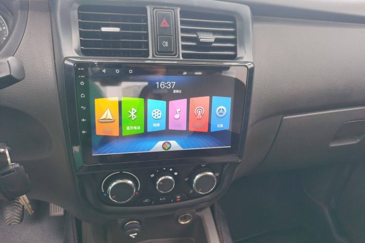 Used Wuling Rongguang V 2018 1.5L Standard Version Audio And AC Panel