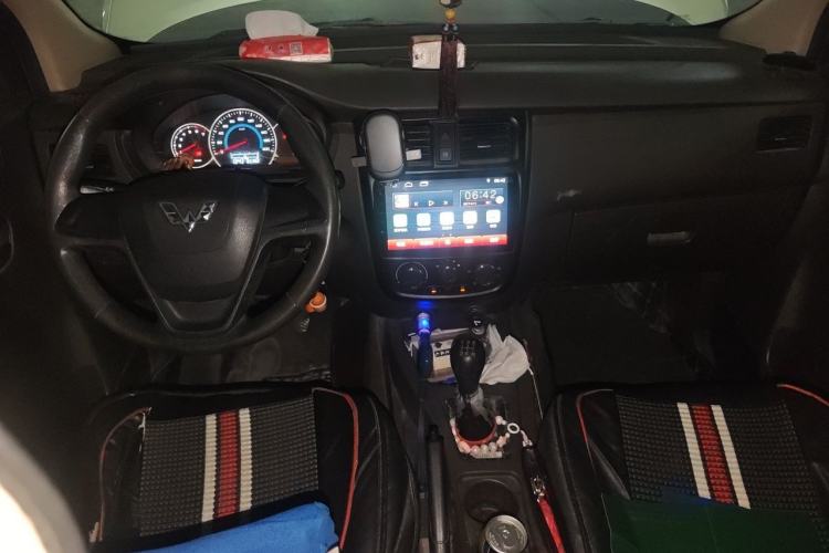 Used Wuling Rongguang V 2018 1.5L Standard Version Center Console