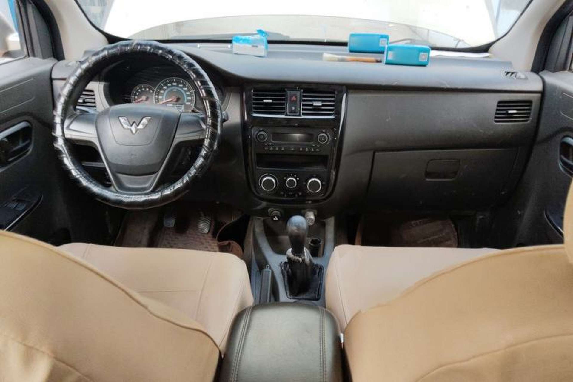 Used Wuling Rongguang V 2018 1.5L Standard Version Center Console