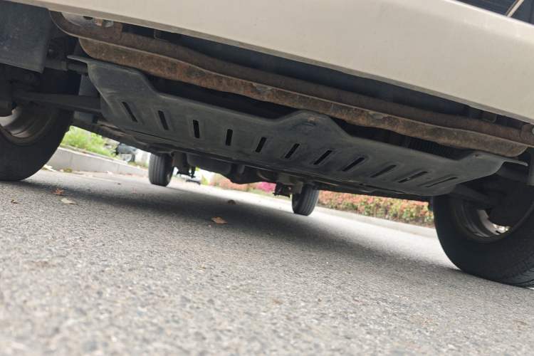 Used Wuling Rongguang V 2018 1.5L Practical Version Chassis Front