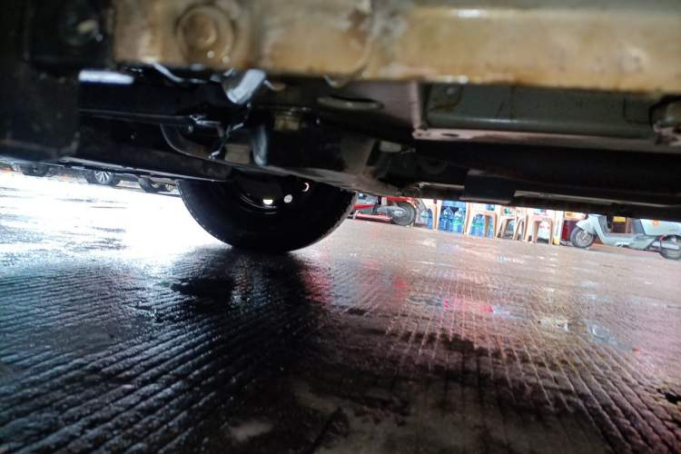 Used Wuling Rongguang V 2018 1.5L Practical Version Chassis Front Left