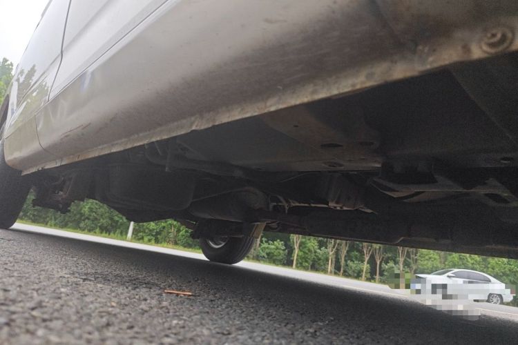 Used Wuling Rongguang V 2018 1.5L Standard Version Chassis Front Right