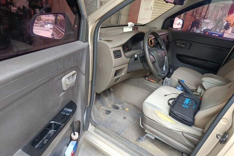Used Wuling Rongguang V 2018 1.5L Standard Version Driver Seat