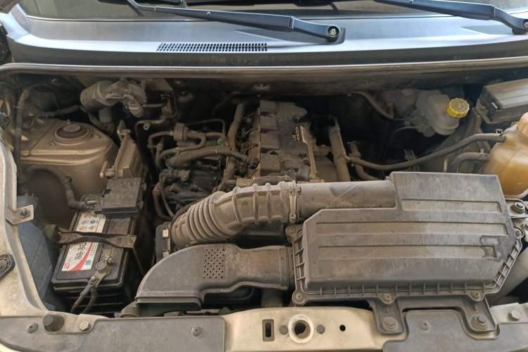 Used Wuling Rongguang V 2018 1.5L Standard Version Engine Bay