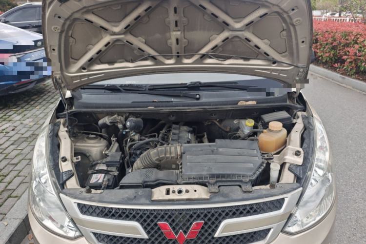 Used Wuling Rongguang V 2018 1.5L Practical Version Engine Bay