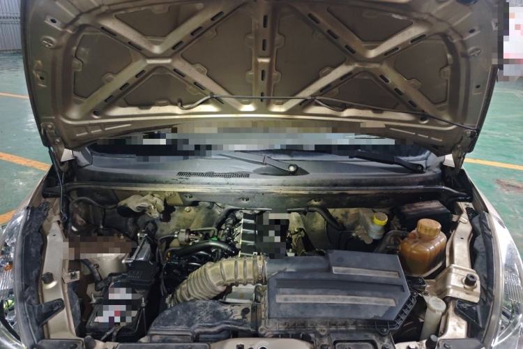 Used Wuling Rongguang V 2018 1.5L Practical Version Engine Bay