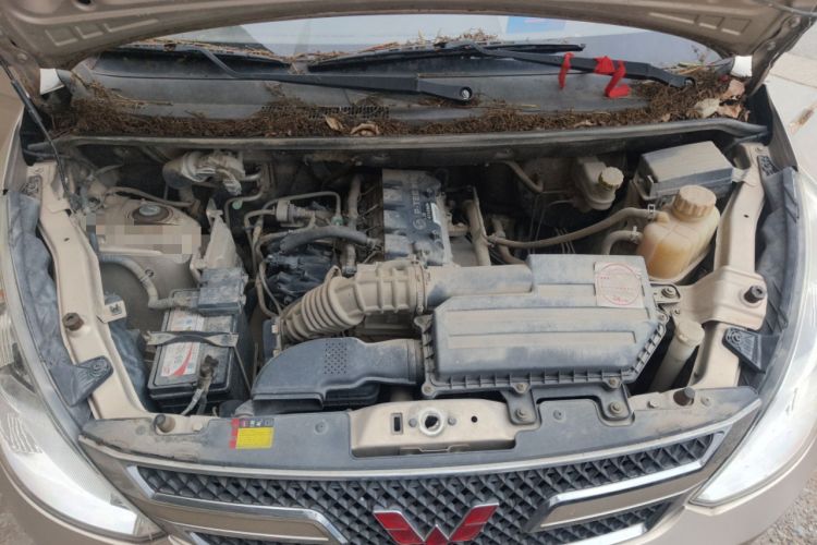 Used Wuling Rongguang V 2018 1.5L Standard Version Engine Bay
