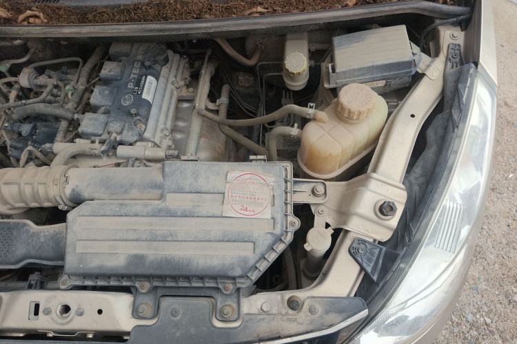 Used Wuling Rongguang V 2018 1.5L Standard Version Engine Bay Left