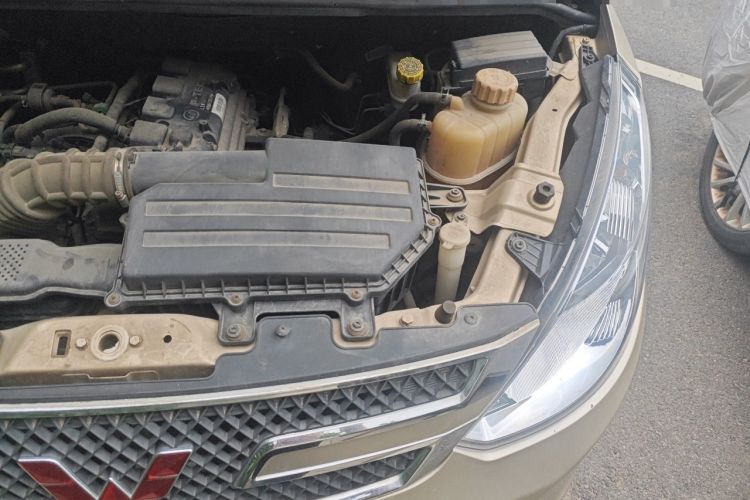 Used Wuling Rongguang V 2018 1.5L Standard Version Engine Bay Left