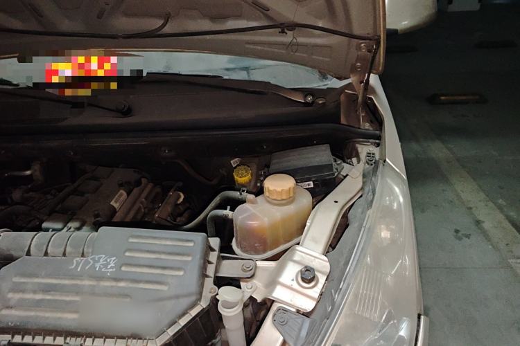 Used Wuling Rongguang V 2018 1.5L Practical Version Engine Bay Left