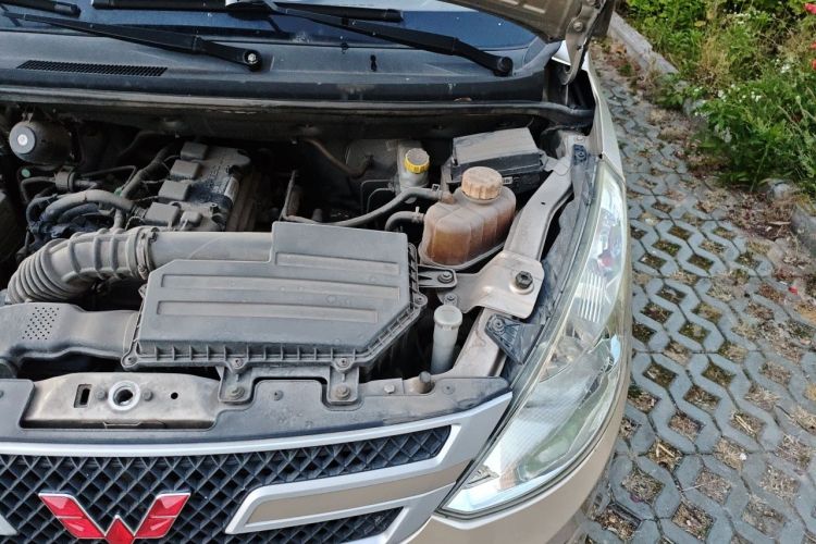 Used Wuling Rongguang V 2018 1.5L Standard Version Engine Bay Left