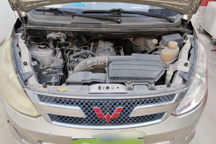 Used Wuling Rongguang V 2018 1.5L Standard Version Engine Bay