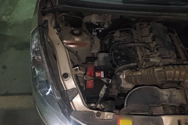 Used Wuling Rongguang V 2018 1.5L Standard Version Engine Bay Right