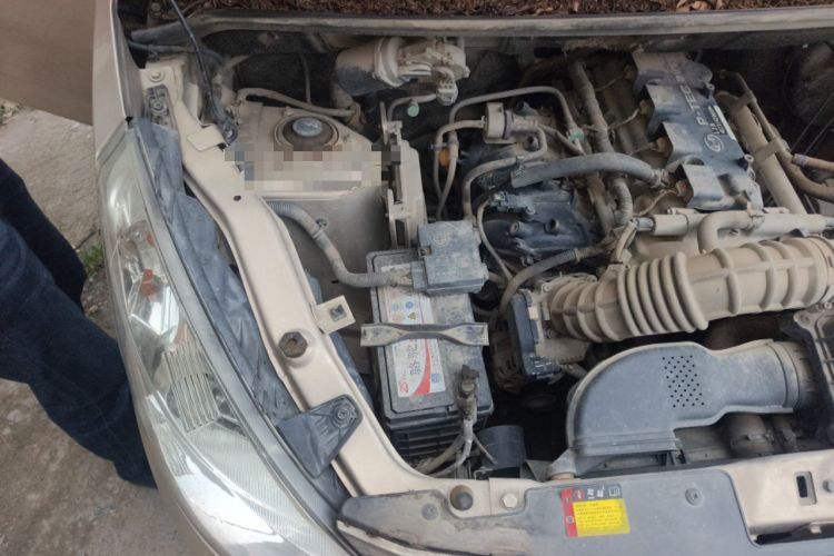 Used Wuling Rongguang V 2018 1.5L Standard Version Engine Bay Right