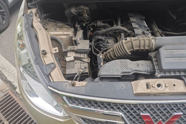 Used Wuling Rongguang V 2018 1.5L Standard Version Engine Bay Right