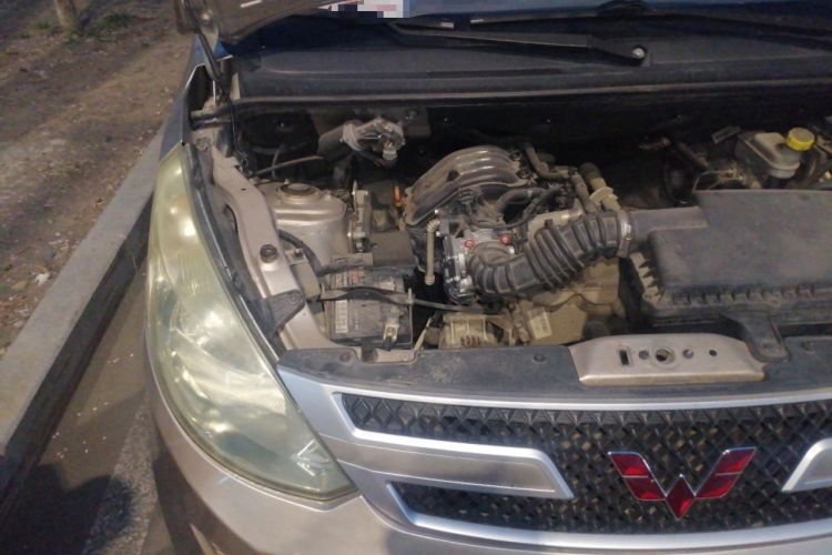 Used Wuling Rongguang V 2018 1.2L Practical Model Engine Bay Right