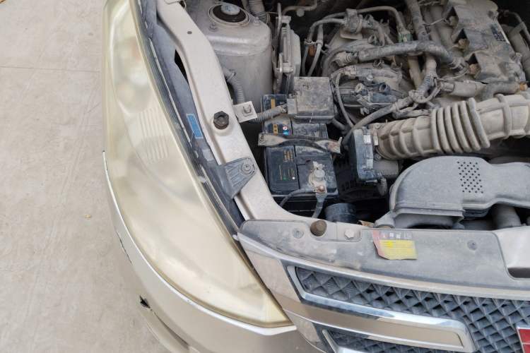 Used Wuling Rongguang V 2018 1.5L Standard Version Engine Bay Right